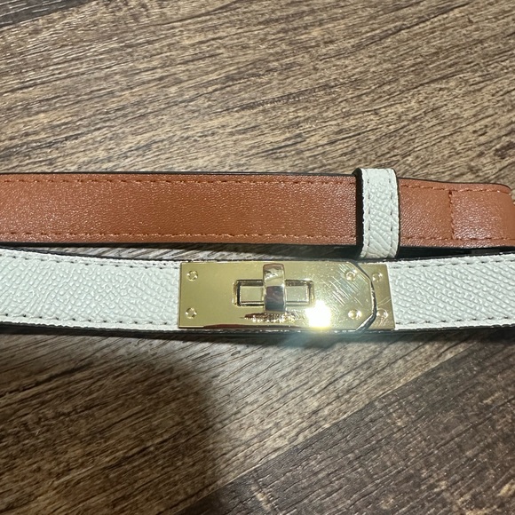 Women’s Adjustable White soft leather belt with adjustable gold accent - Picture 2 of 5